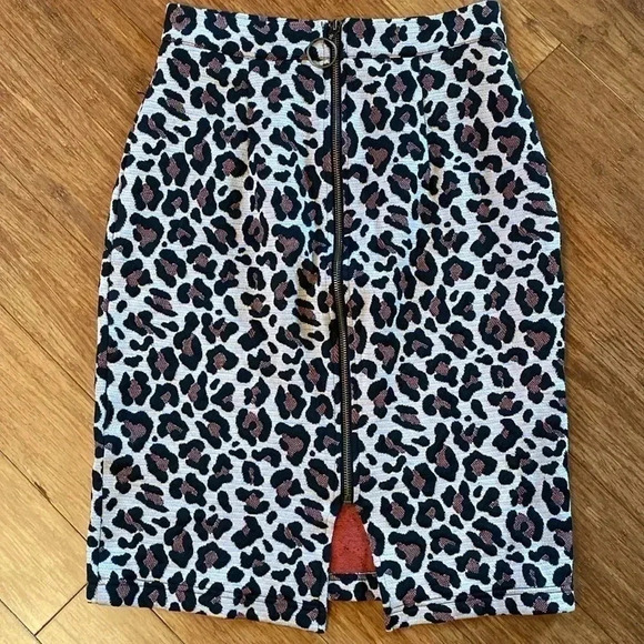 Maeve cheetah pencil skirt size xs- full zip back polyester cotton blend - Picture 5 of 6